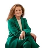 Niki Norton headshot